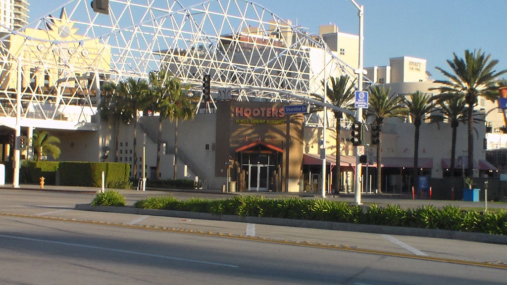 Hooters Long Beach